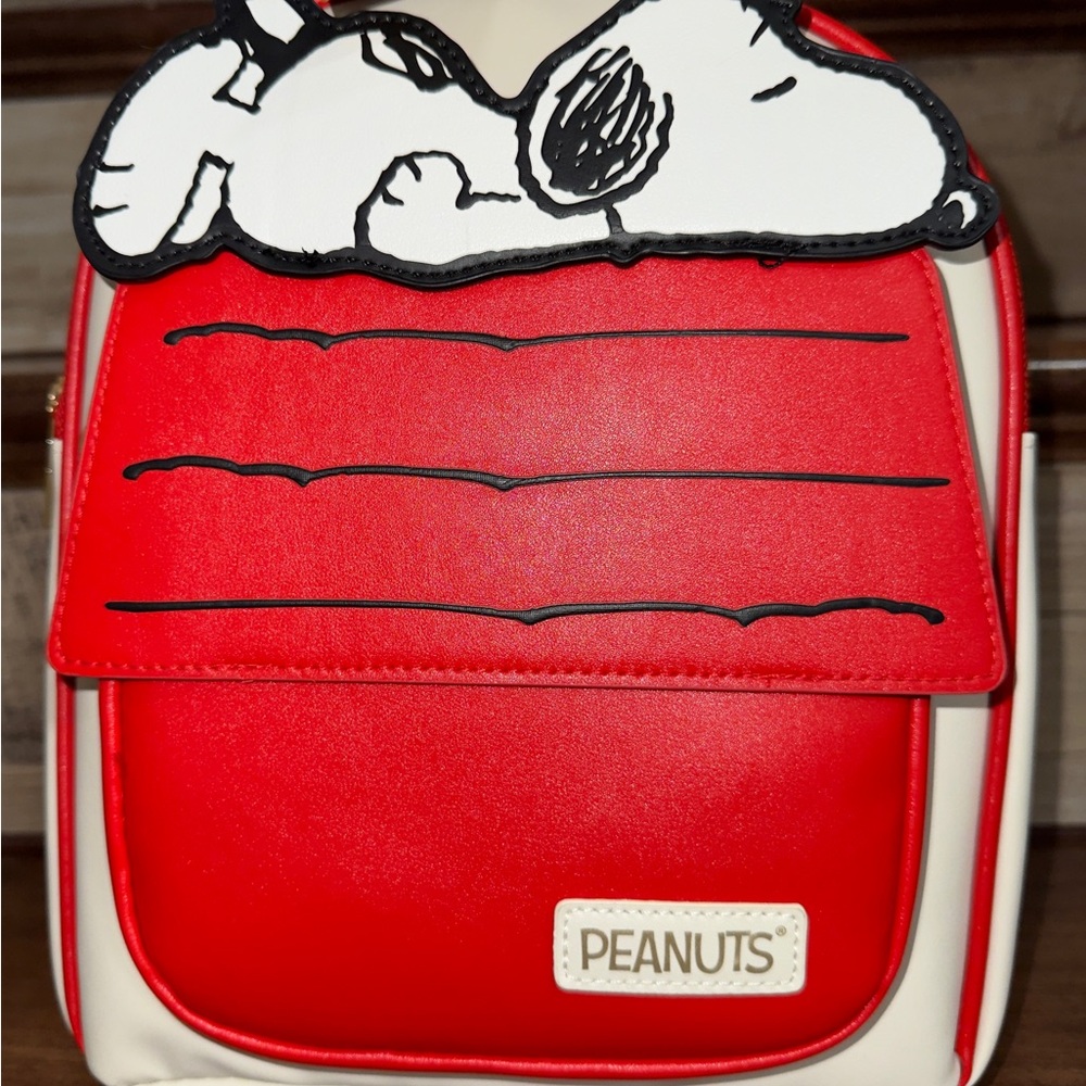 ✅ Super Cute Peanuts Red and White Snoopy Back Pack  🎒 - NEW